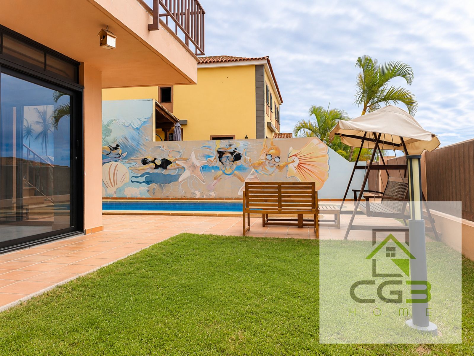 Chalet pareado con piscina en Candelaria